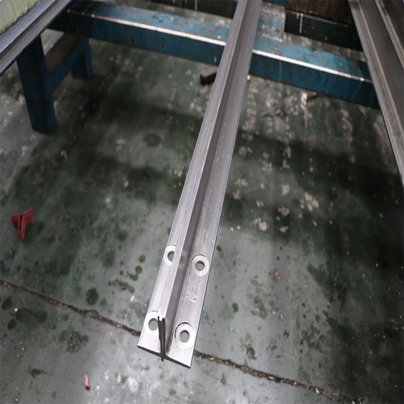قطعات و لوازم جانبی آسانسور VTSP106 OEM Elevator Guide Rail NV مدل استیل ضد زنگ با سطح صاف 1 سال گارانتی